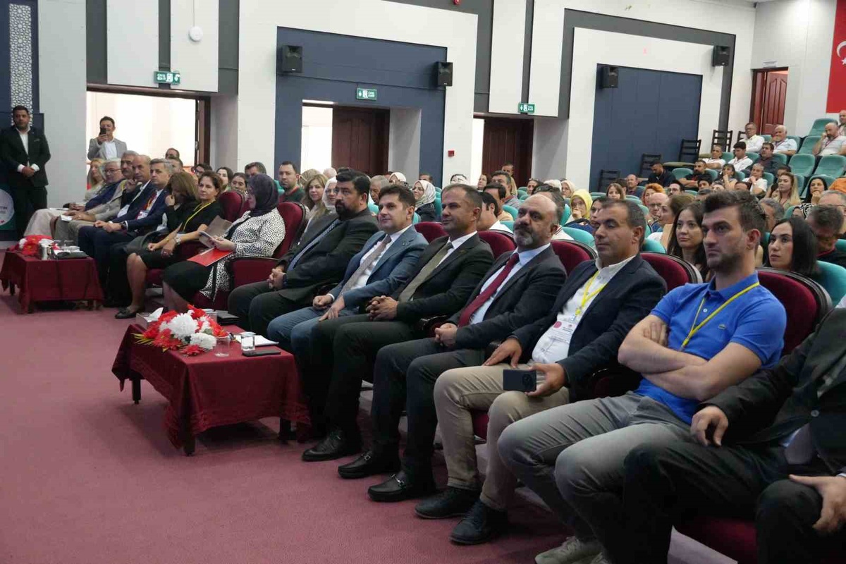 Türkiye Yüzyılı Eğitim Modeli Eğitici Eğitimi Erzurum\'da Gerçekleşti