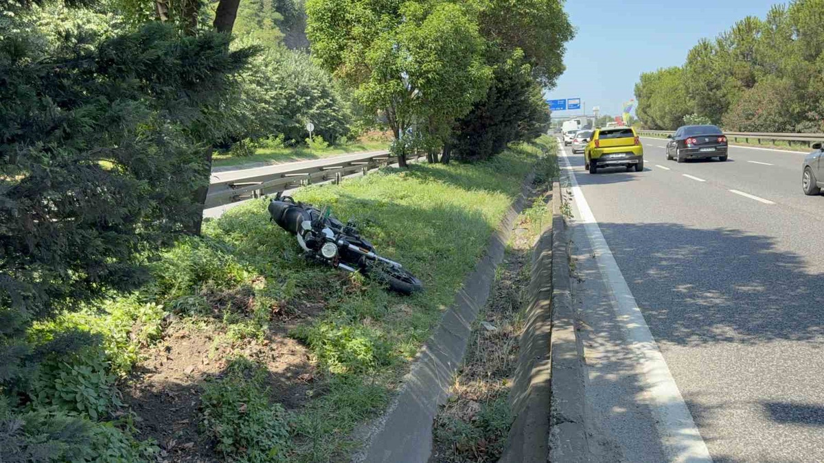 Canik\'te motosiklet kamyona çarptı: 2 yaralı
