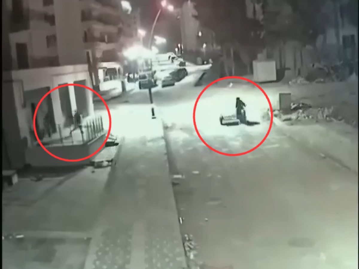 Hatay\'da Hırsızlık Anı Güvenlik Kamerasında