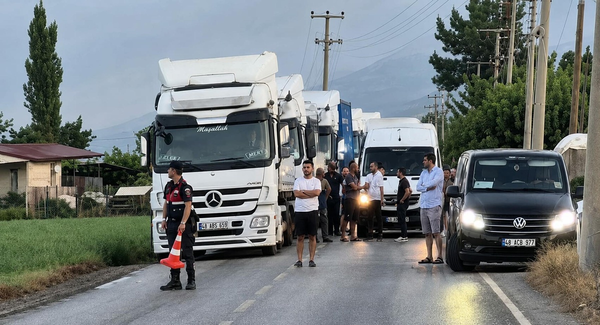 Milas\'ta Yol Kenarında Adam Ölü Bulundu