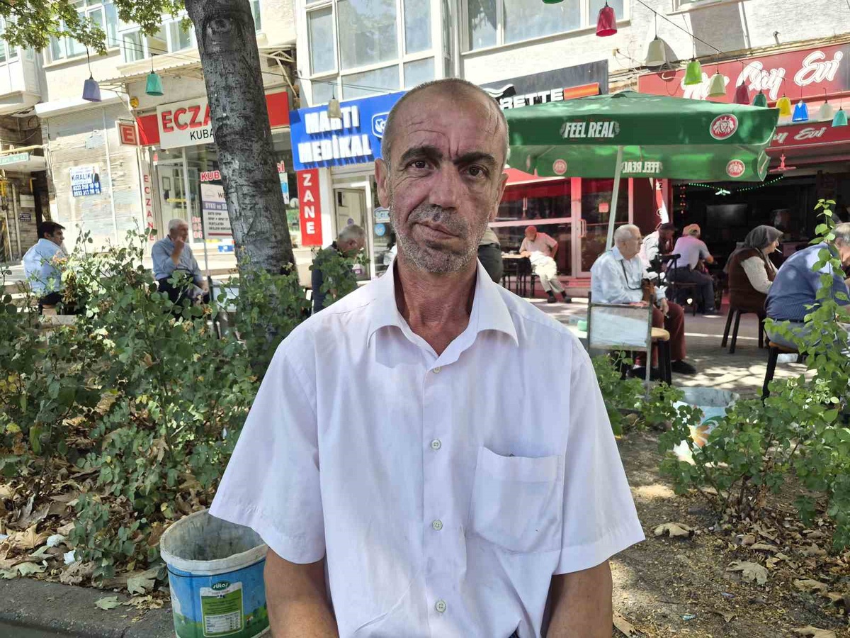 Ayakkabı Boyacısından Dikkat Çeken Mesaj