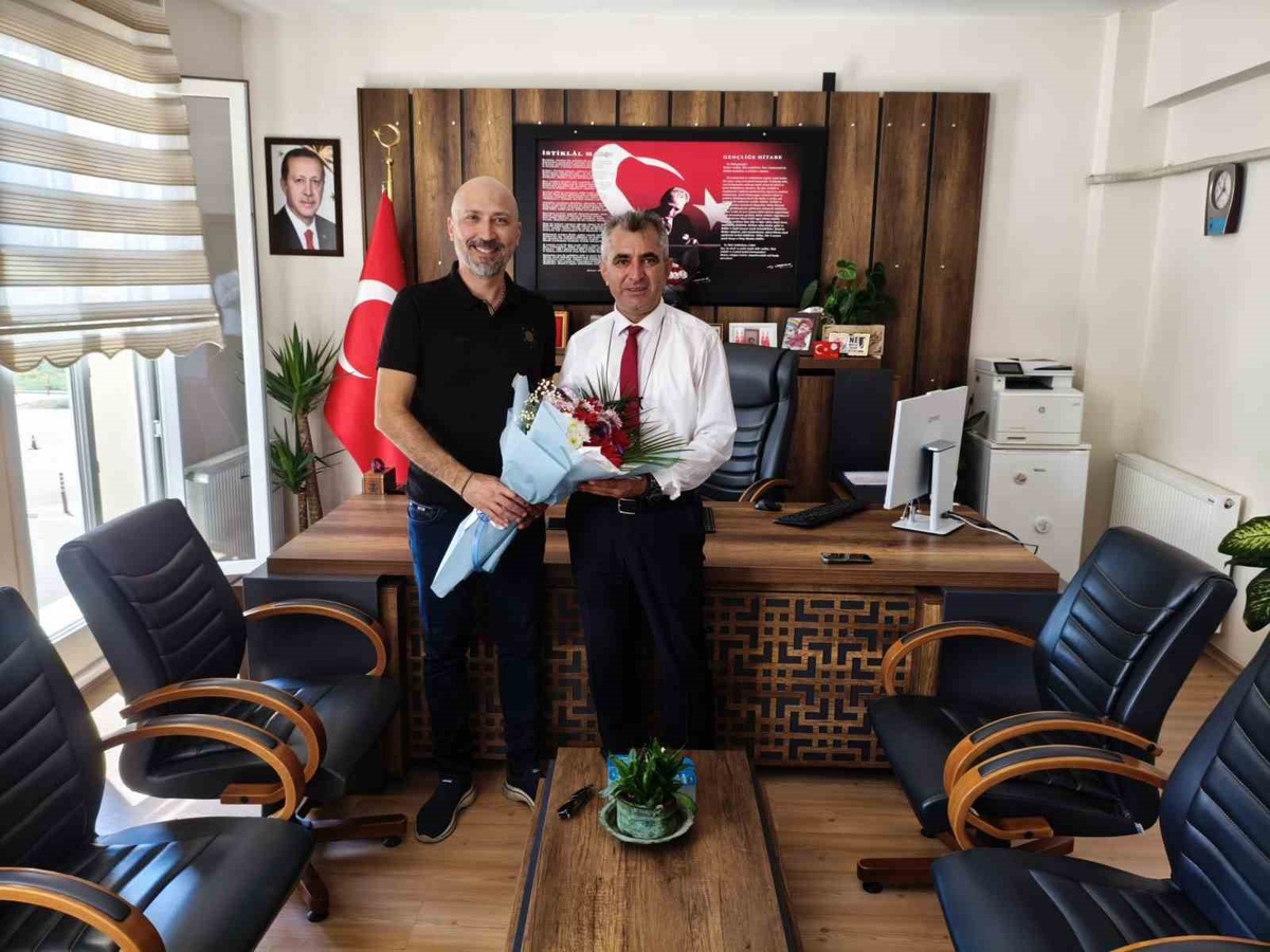 Başkan Arıkan, İlçe Milli Eğitim Müdürü Uğurlu ile görüştü