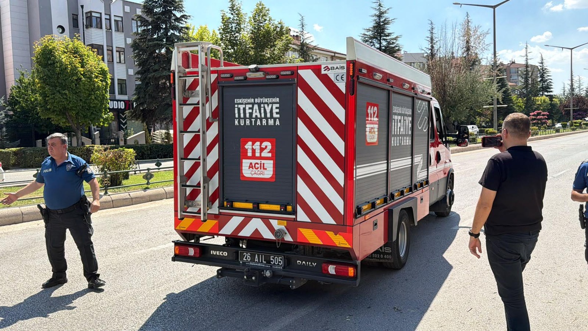 Eskişehir\'de Takla Atan Araçta Sürücü Yaralandı