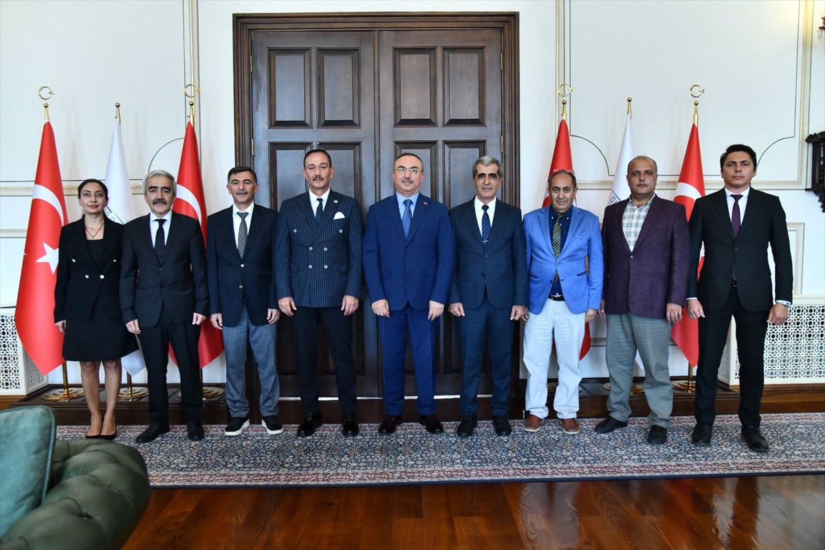 Tapu ve Kadastro Müdürü Vali Soytürk\'ü Ziyaret Etti