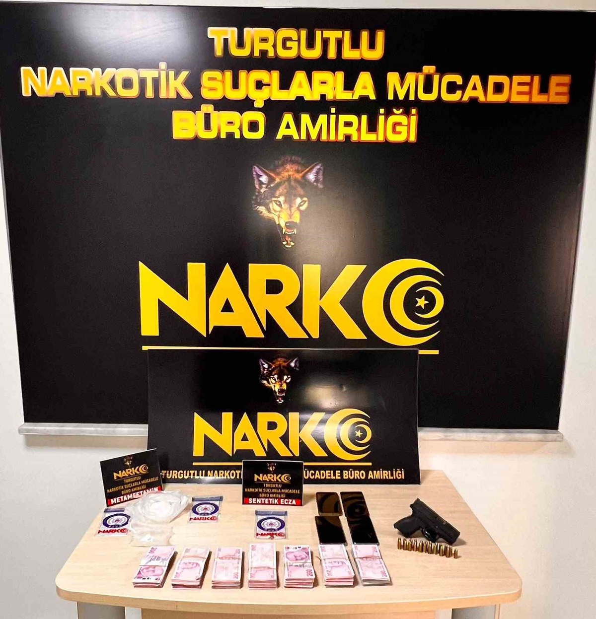 Turgutlu\'da Uyuşturucu Operasyonu: 10 Gözaltı, 6 Tutuklama