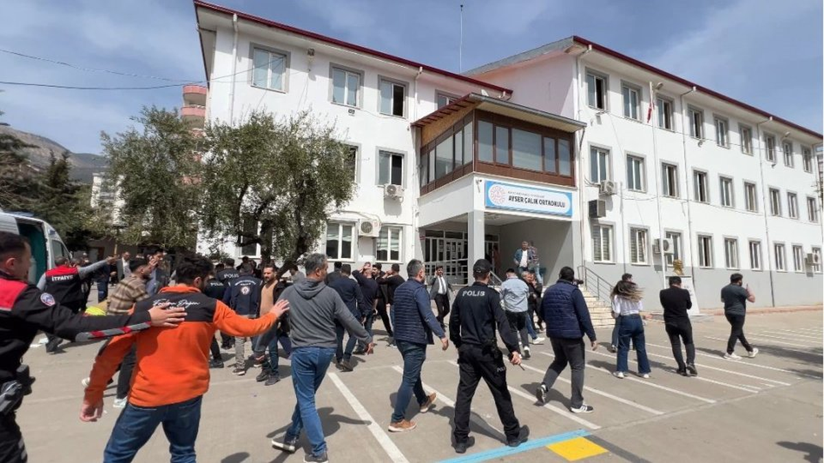 Gençler Arasındaki Şiddet Artıyor