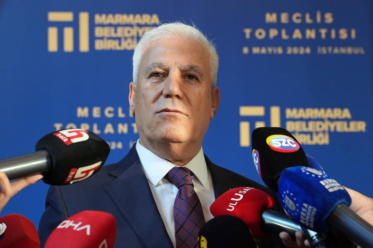 Tutuklu Bursa Büyükşehir Belediye Başkanı Mustafa Bozbey, CHP\'den istifa etti