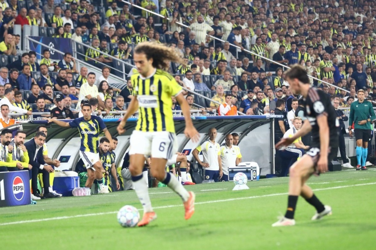 Fenerbahçe - Lyon: İlk Yarıda 0-1