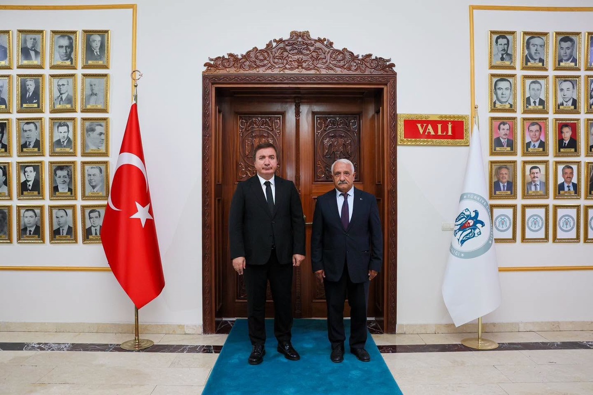 Hüseyin Uğurlu\'dan Vali Aydoğdu\'ya Ziyaret