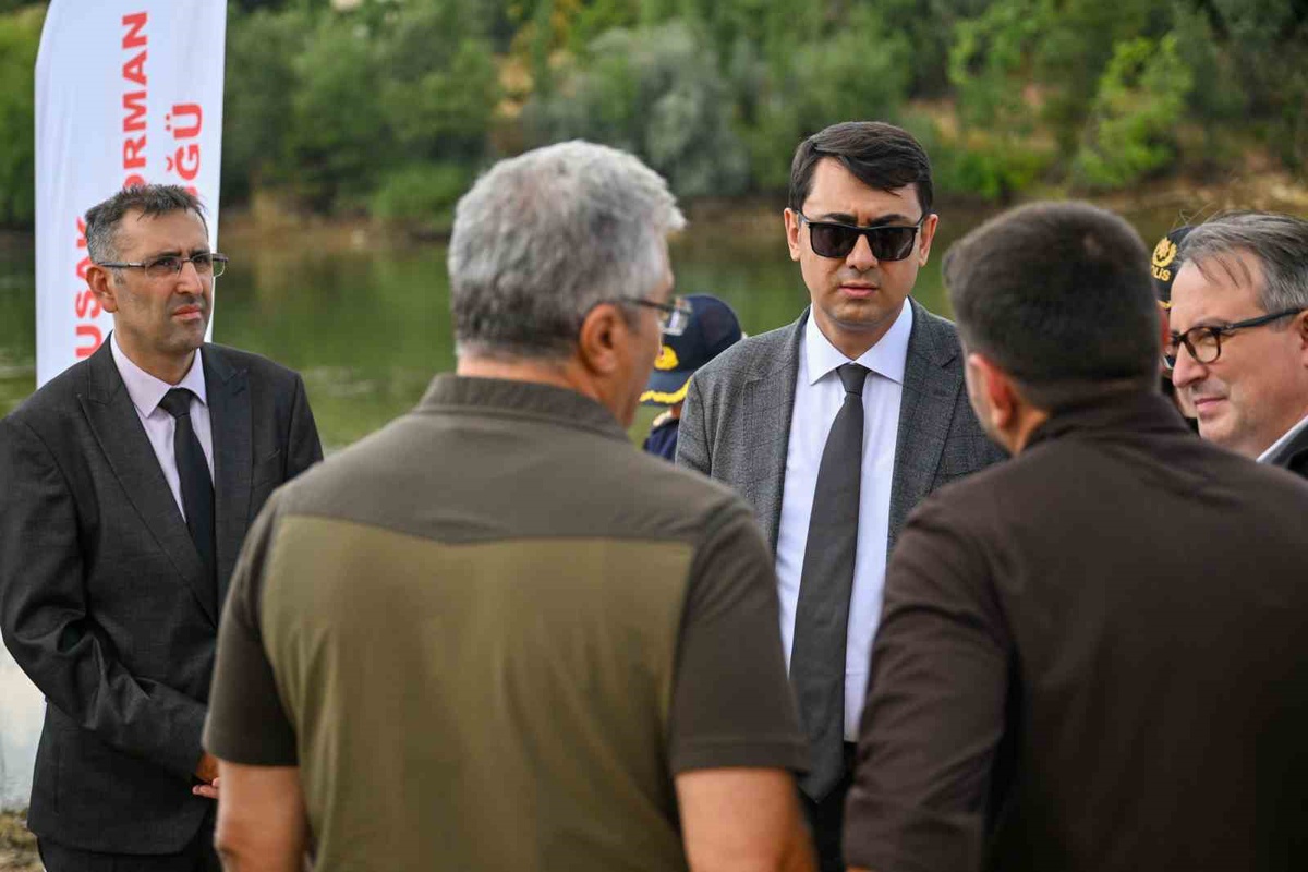 Uşak\'ta Su Kaynaklarına Balık Salındı
