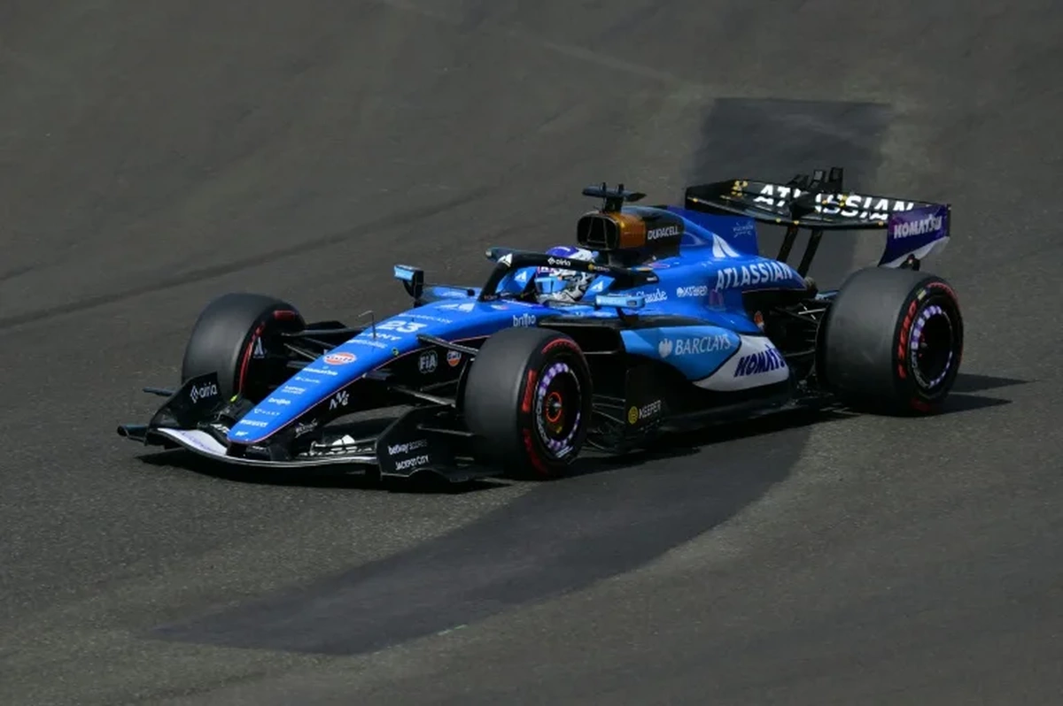 Albon, Williams ile 2027\'ye Kadar Sözleşme Yeniledi