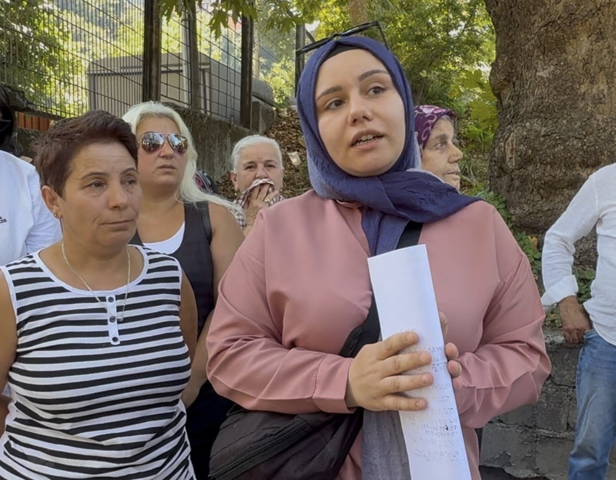 Zonguldak Belediyesi’nin çöp şantiyesi mahalleliyi çileden çıkarttı