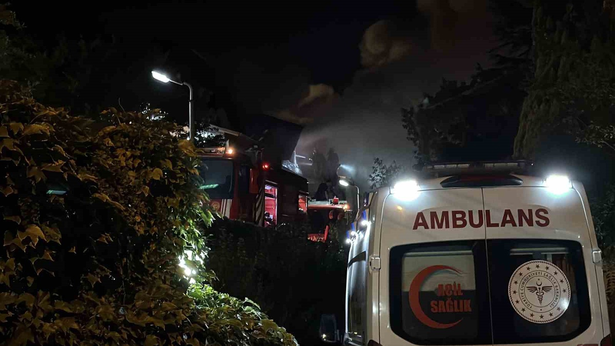 Sapanca\'da Villa Yangını Kontrol Altına Alındı