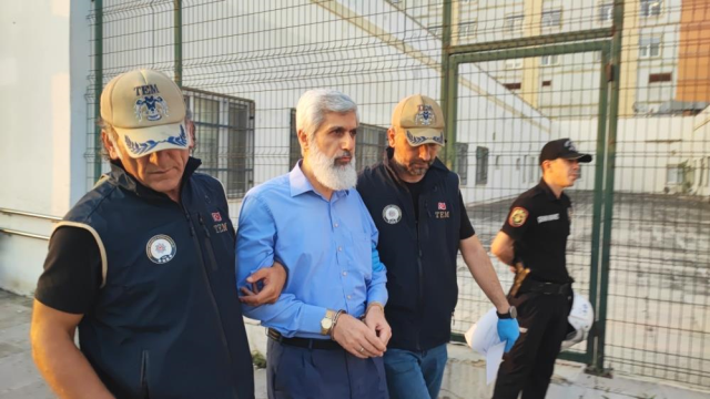 Furkan Vakfı operasyonunda dikkat çeken an! Gözaltında zafer işareti yaptı