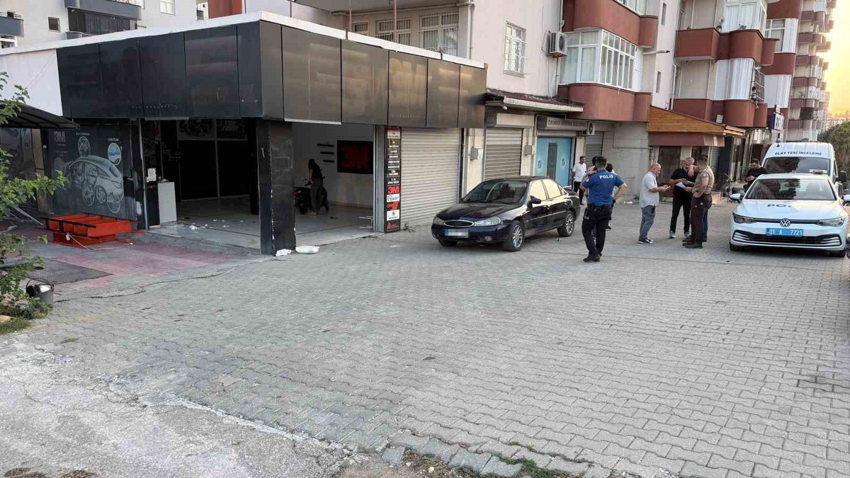 Adana’da alacak verecek kavgası kanlı bitti: Baba ve oğlu öldü, anne yaralı