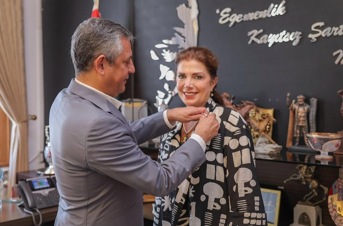 Nilüfer Kışlalı YENİ Parti\'ye Katıldı