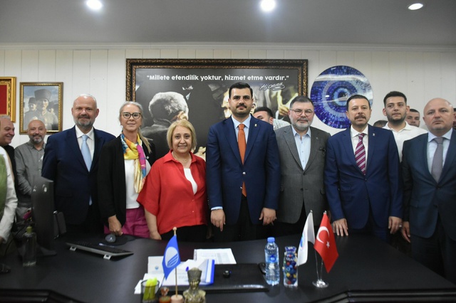 İlkay Çiçek hakkında dikkat çeken iddia: 1,5 yıl boyunca AK Parti'ye geçmek için uğraşmış