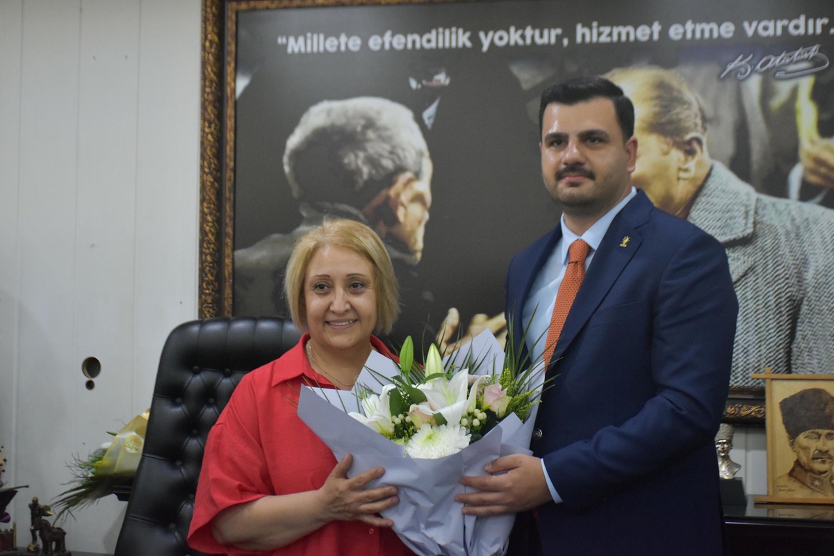 İlkay Çiçek hakkında dikkat çeken iddia: 1,5 yıl boyunca AK Parti\'ye geçmek için uğraşmış