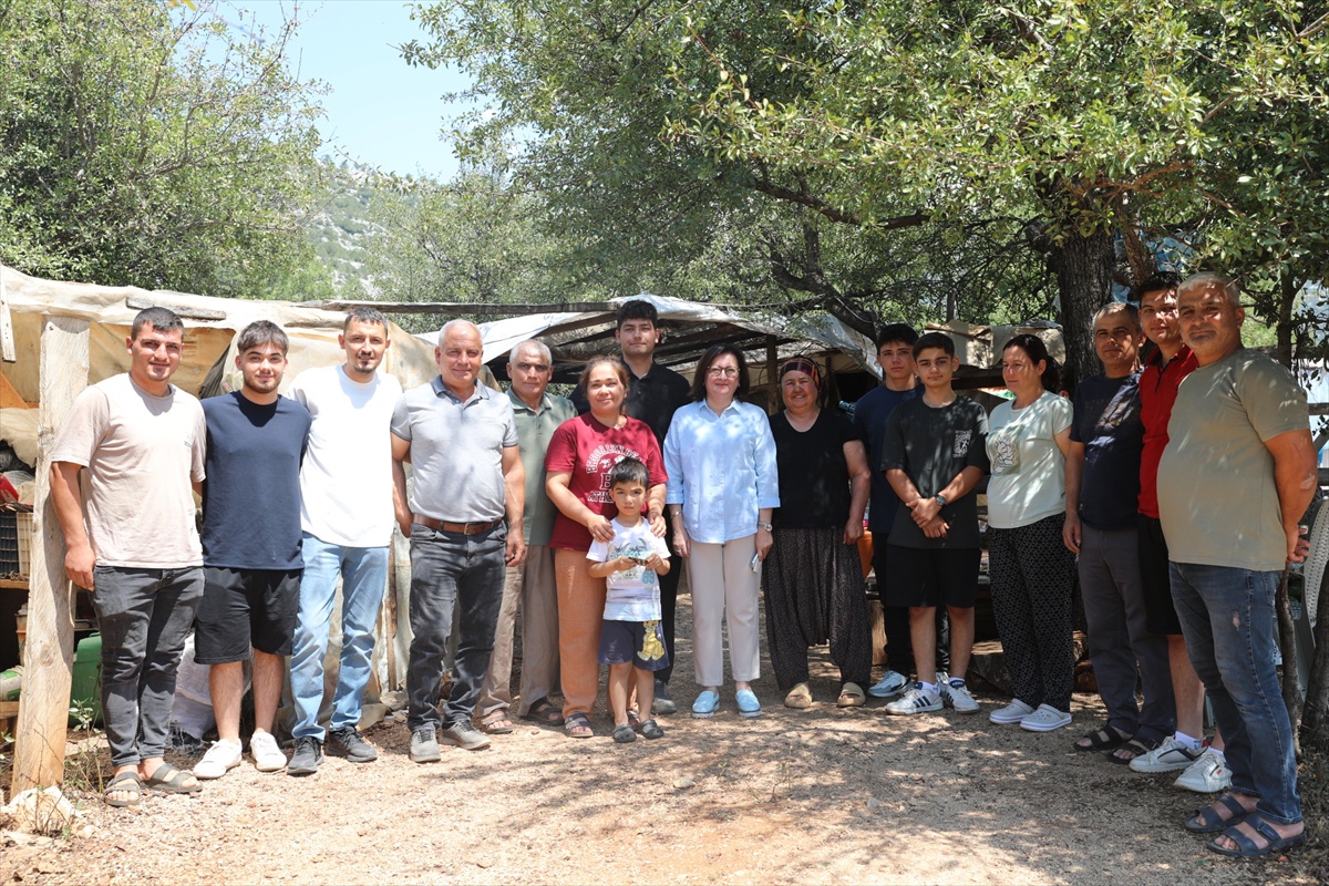 Başkan Akca, YKS\'de Başarı Elde Eden Ahmet\'i Ziyaret Etti
