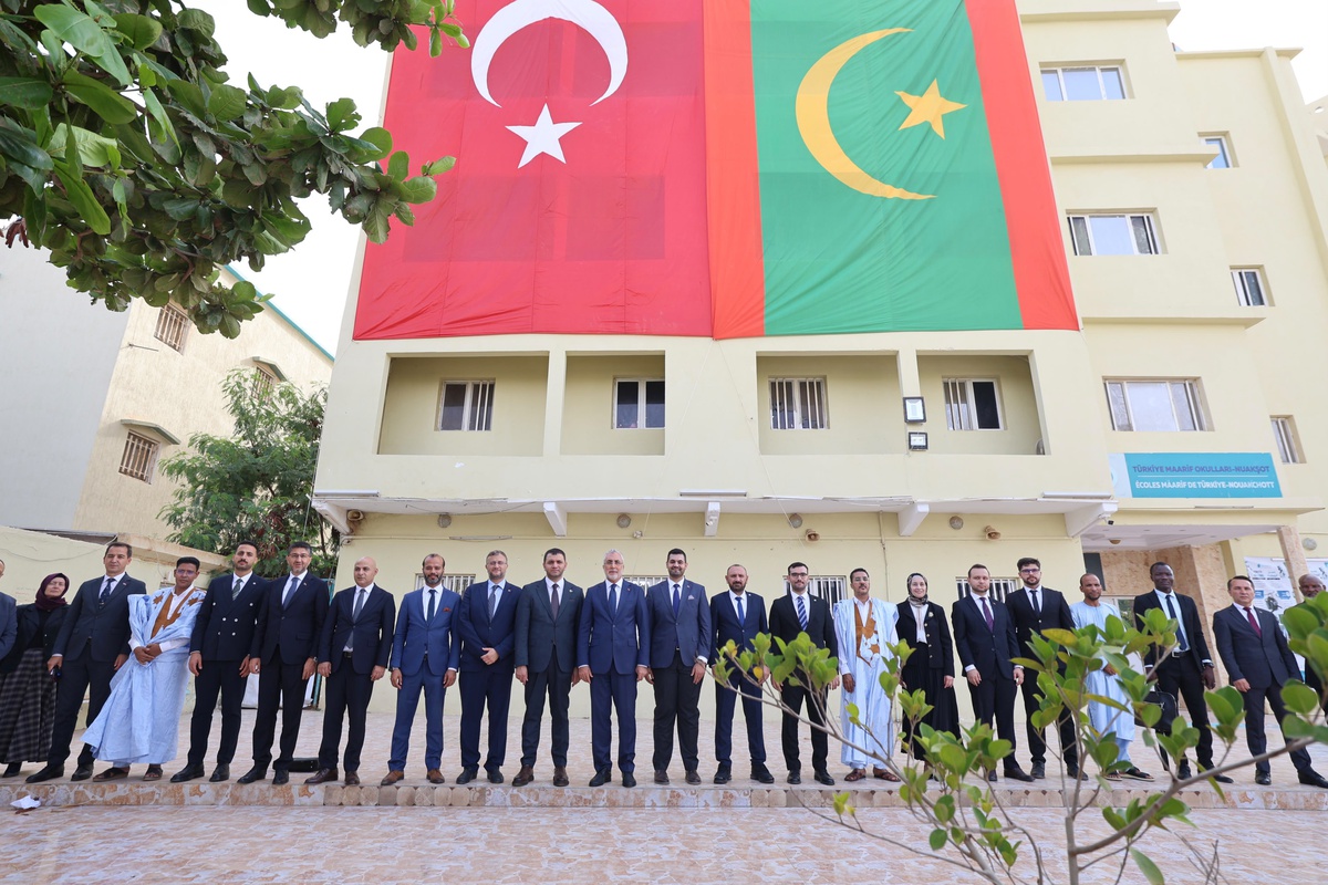 Bakan Işıkhan, Moritanya\'daki Maarif Vakfı okulunu ziyaret etti