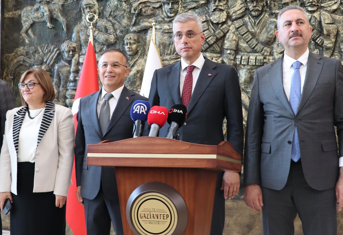 Bakan Memişoğlu Gaziantep\'te Ziyaretlerde Bulundu
