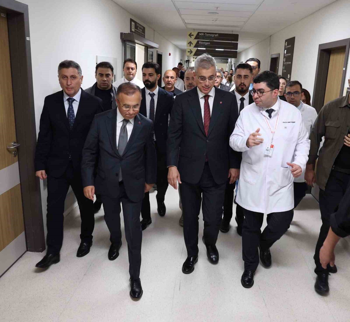 Bakan Memişoğlu, Melih Meriç\'i Hastanede Ziyaret Etti