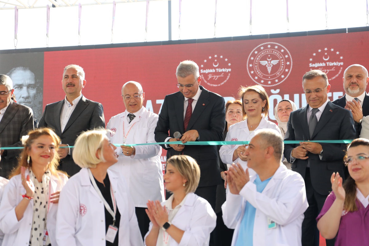 Bakan Memişoğlu, Saldırıya Uğrayan Vekili Ziyaret Etti