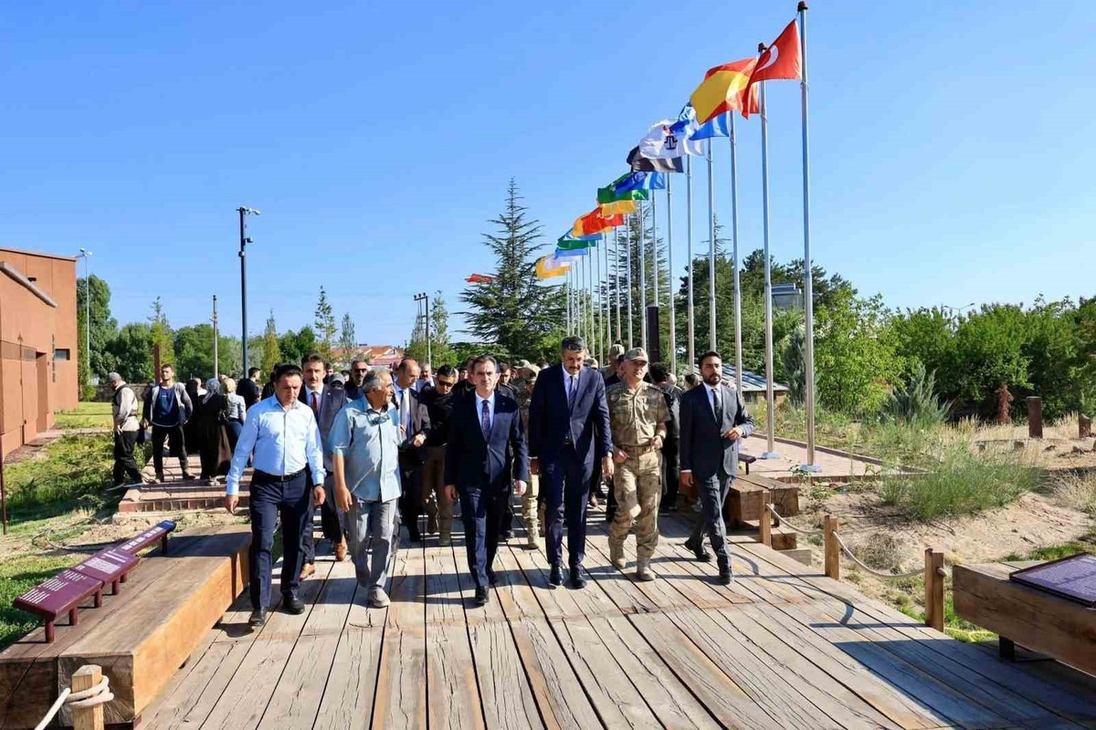 Bakan Yardımcısı Çelik, Ahlat\'ta güvenlik toplantısı yaptı