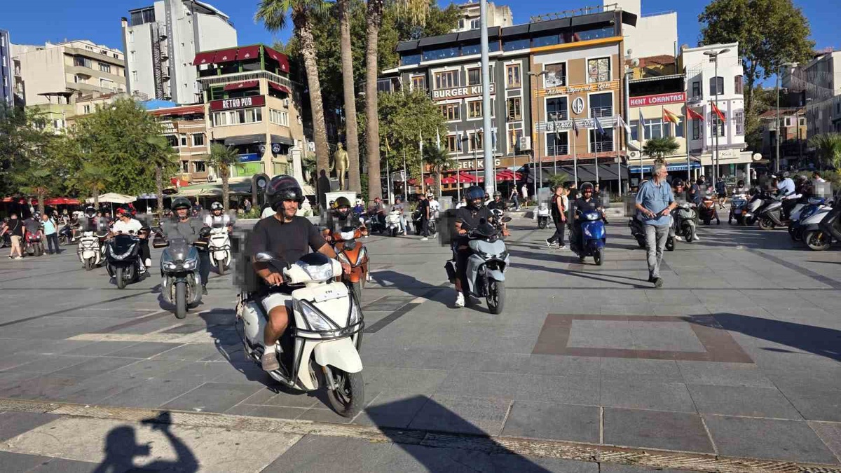 Bandırma\'da kuryeye saldırıya 60 kuryeden protesto