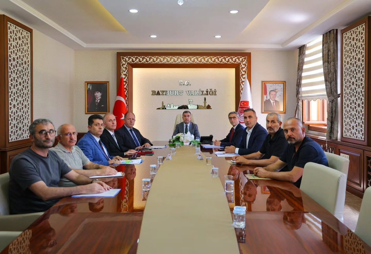 Bayburt\'ta Okul Yatırımları İçin Toplantı