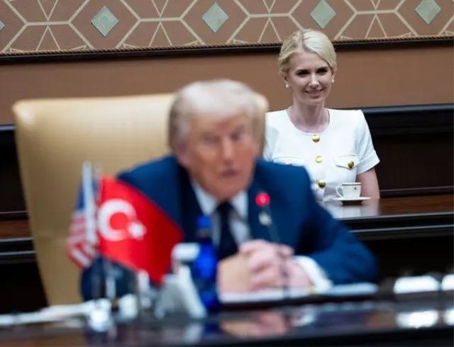 Beyaz Saray'ı karıştıran dedikodu: Donald Trump ile asistanı Natalie Harp arasında aşk iddiası