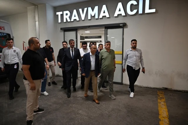 Bıçaklanan Yeni Parti Gaziantep Milletvekili Melih Meriç, sedye üzerindeyken saldırganın ismini verdi