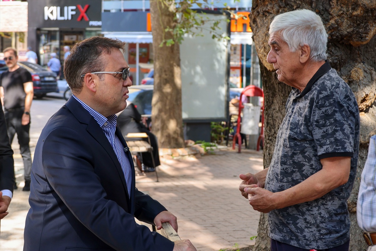 Vali Sözer Çarşı Esnafını Ziyaret Etti
