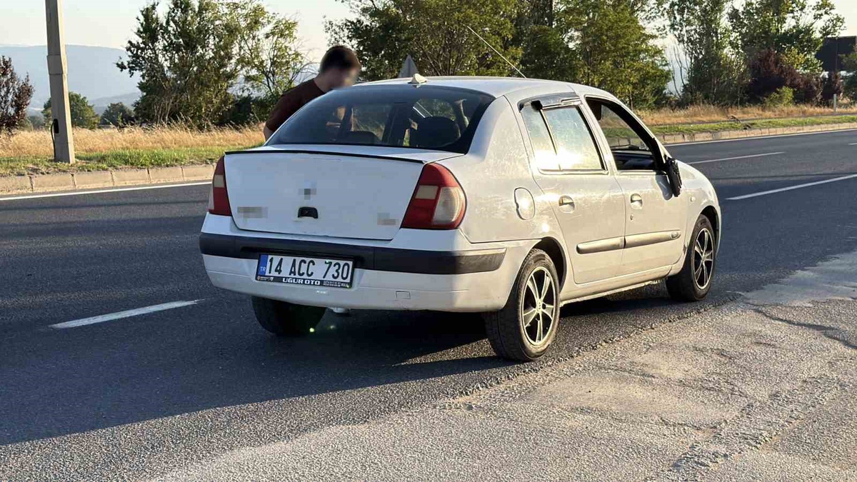 Bolu\'da Motosiklet ve Otomobil Çarpıştı