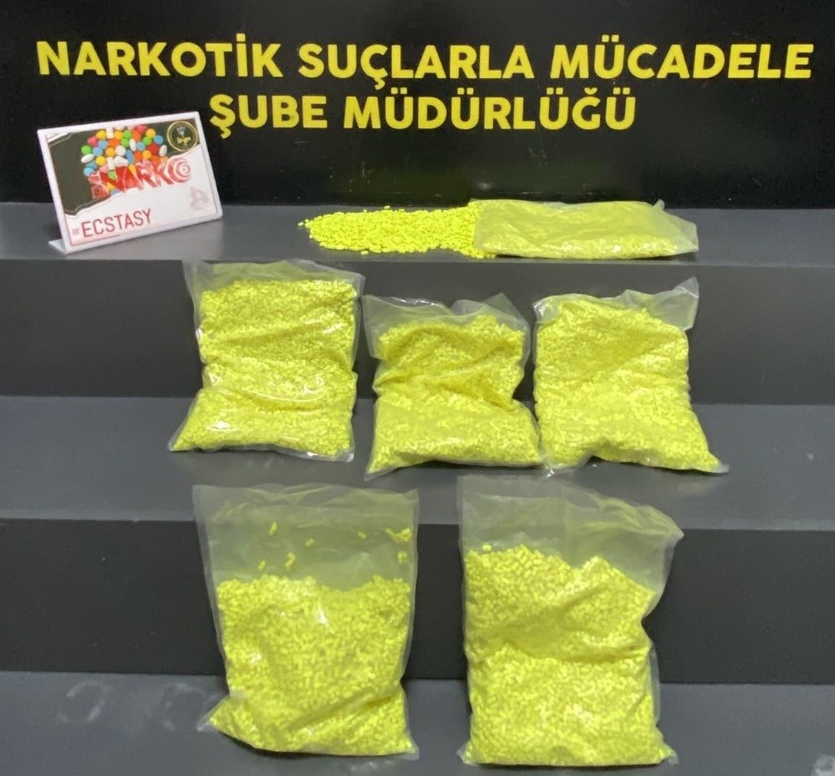 Bornova\'da Uyuşturucu Operasyonu