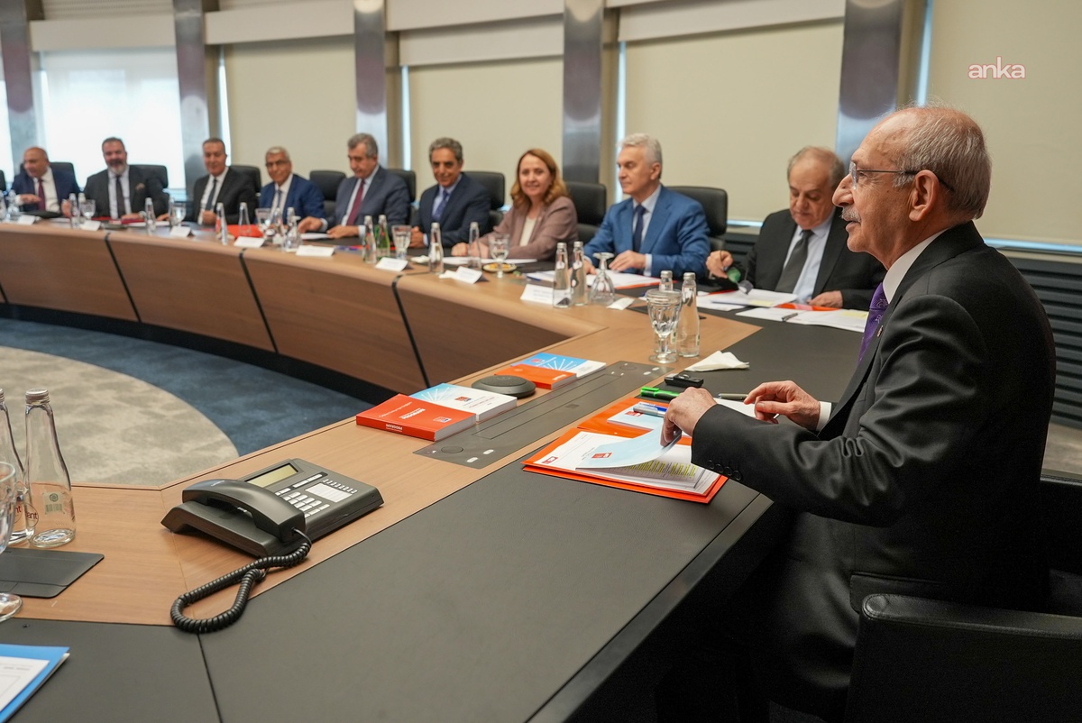 CHP MYK, Toplantıda Gündem Maddelerini Ele Alıyor