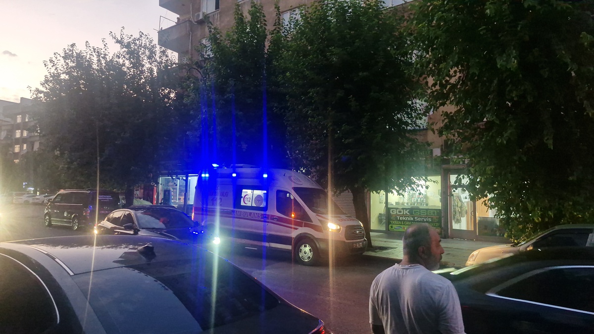 Diyarbakır\'da Apartman Yangını