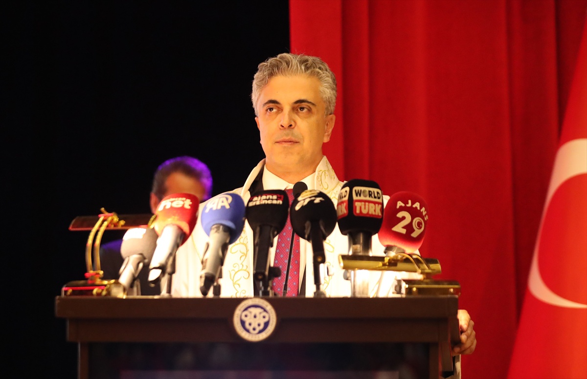 Yeni Rektör Göreve Başladı