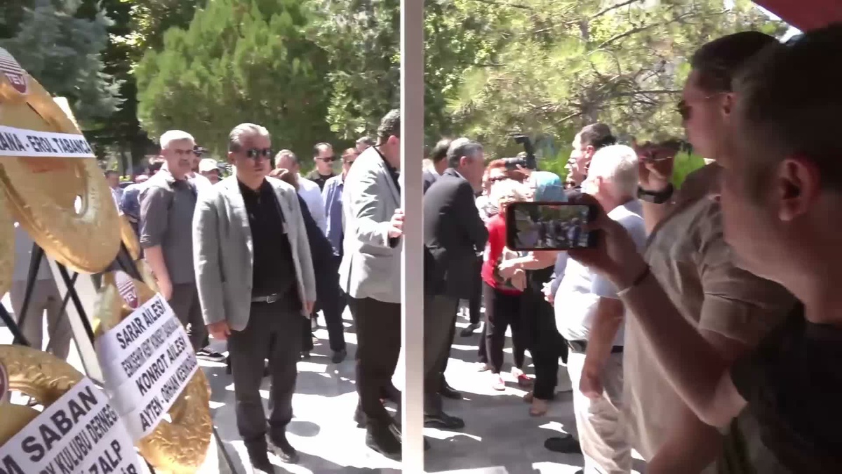 Güzin Büyükerşen, Eskişehir’de son yolculuğuna uğurlandı