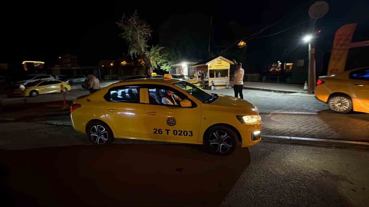 Taksiyi Gasp Etti, Sonra Özür Diledi