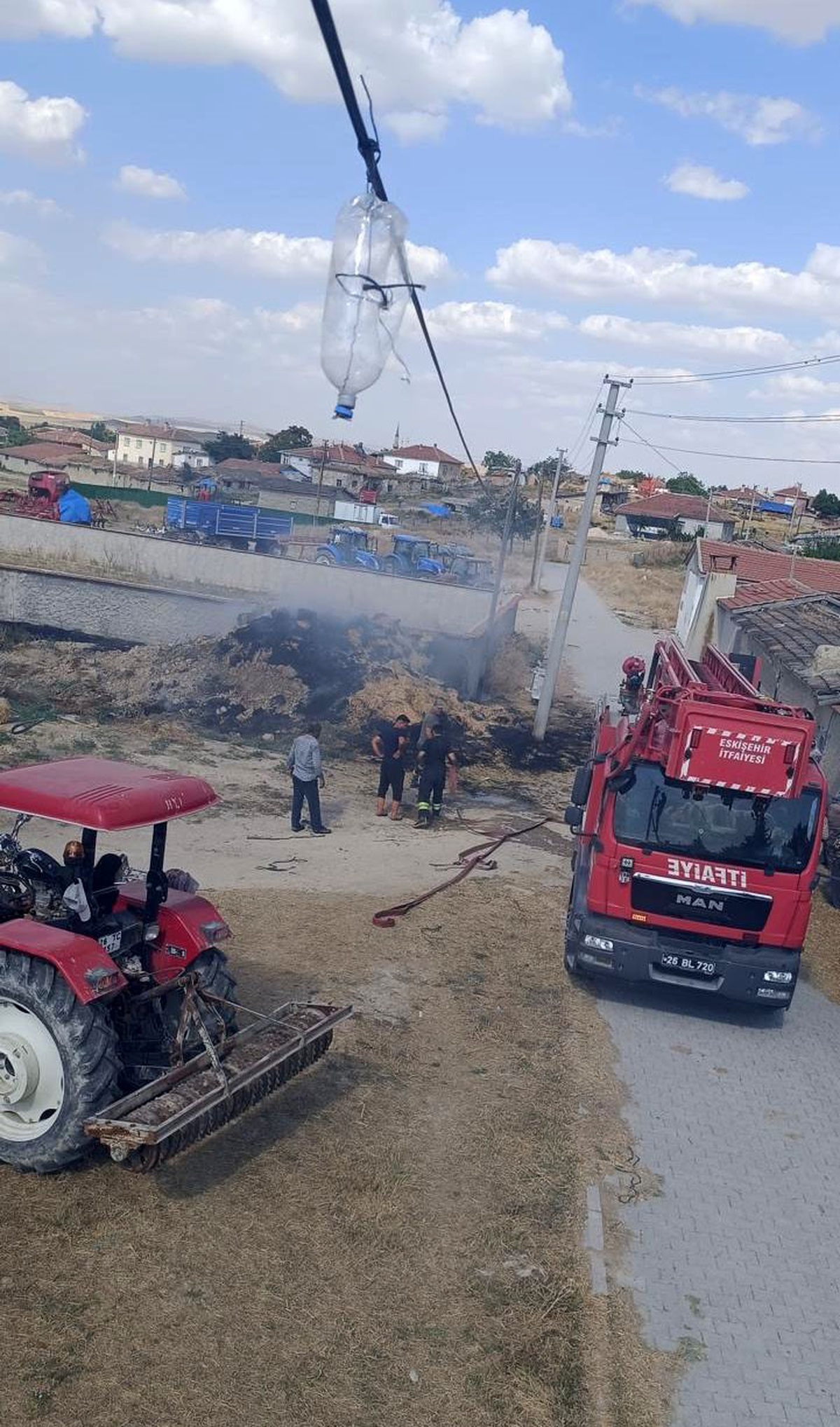 Eskişehir\'de Saman Balyalarını Yakan Yangın