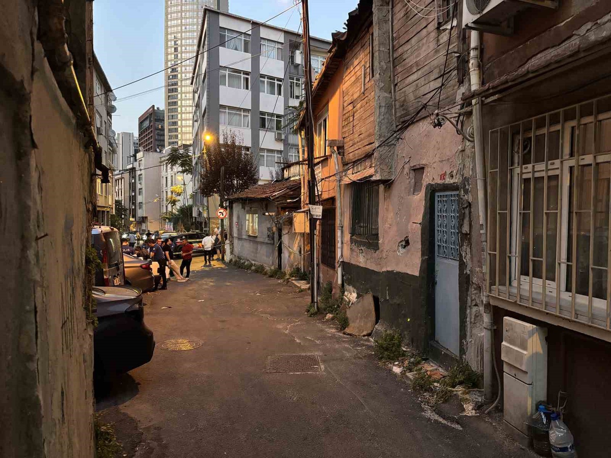Şişli\'de Kötü Koku İhbarı Gaspı Ölümü Ortaya Çıkardı