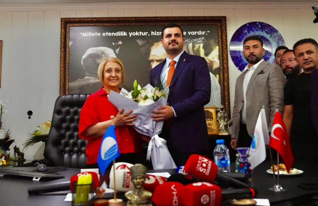 Eyyüp Kadir İnan: Menderes Belediye Başkanı 1,5 yıl boyunca AK Parti’ye geçmek istedi, yetkili kurullarımız seçici davrandı