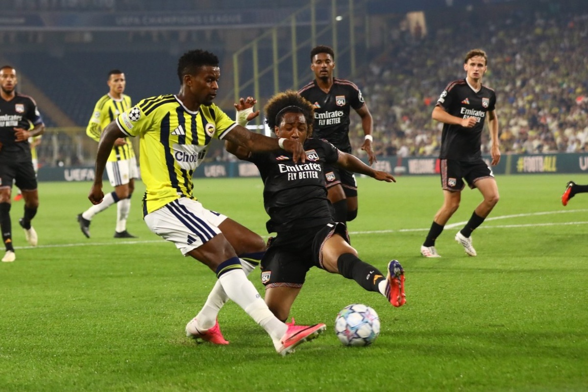 Fenerbahçe ve Lyon 1-1 Berabere Kaldı