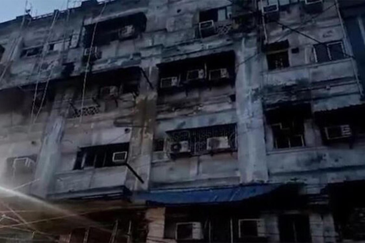 Hindistan\'da otel yangını: 9 ölü, 6 yaralı