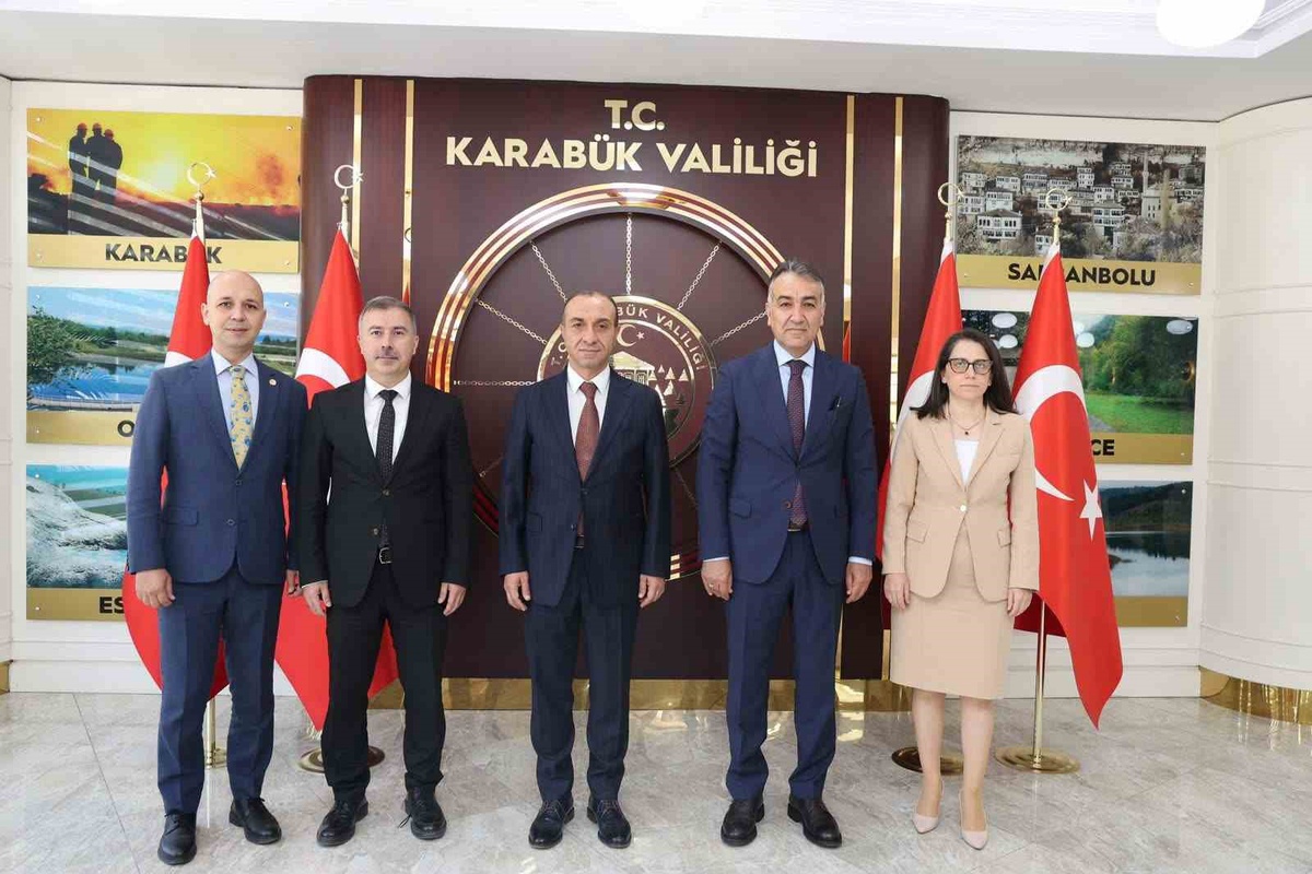 HSK Üyesi Özdemir\'den Vali Çağatay\'a Ziyaret