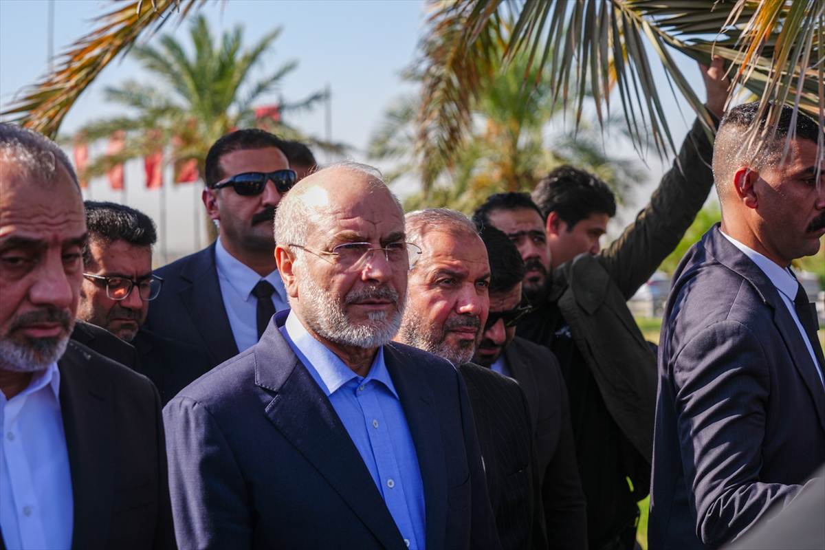 İran Meclis Başkanı Irak\'ta Süleymani\'yi Ziyaret Etti