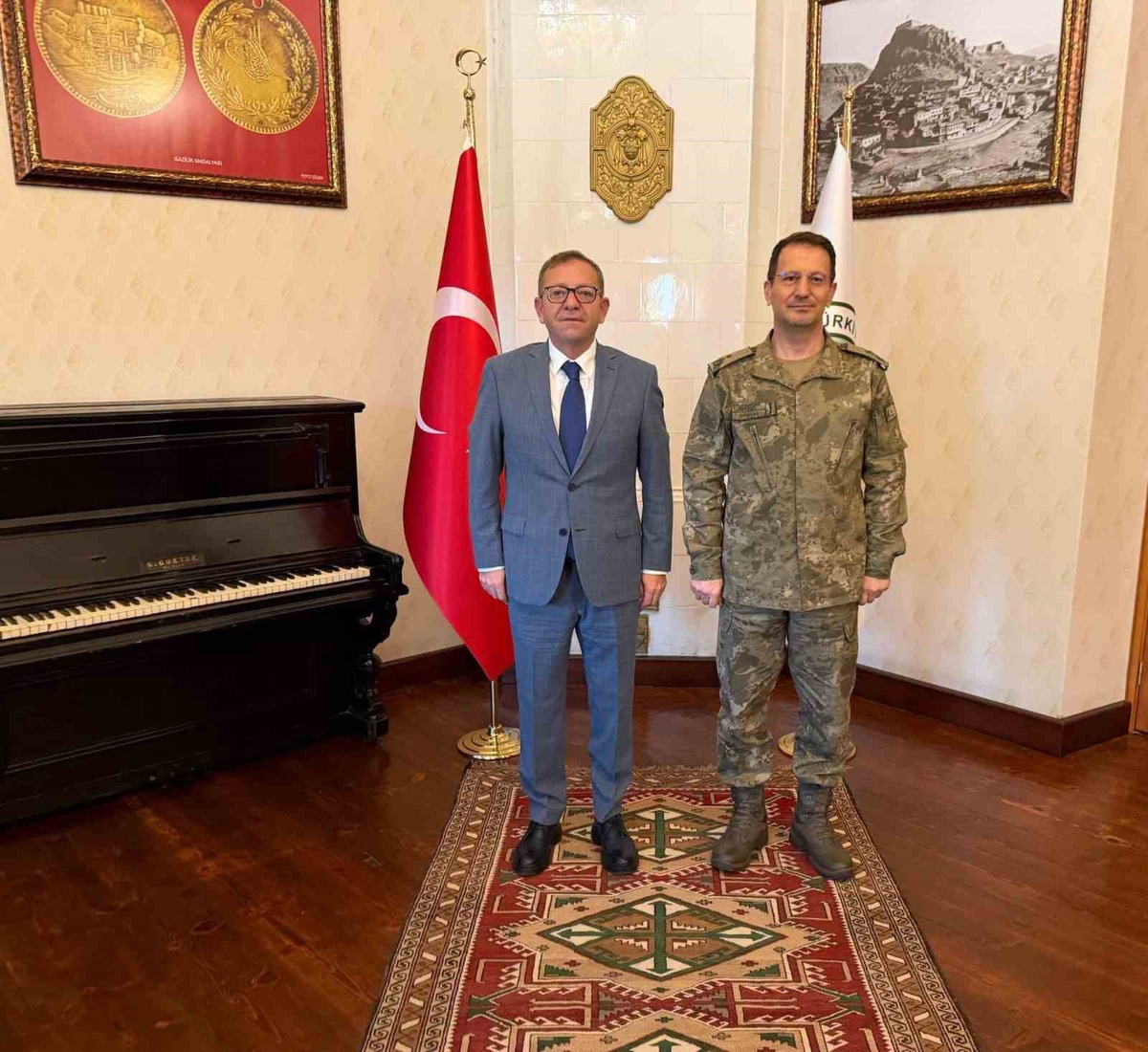 Tuğgeneral Çelik\'ten Vali Polat\'a Ziyaret