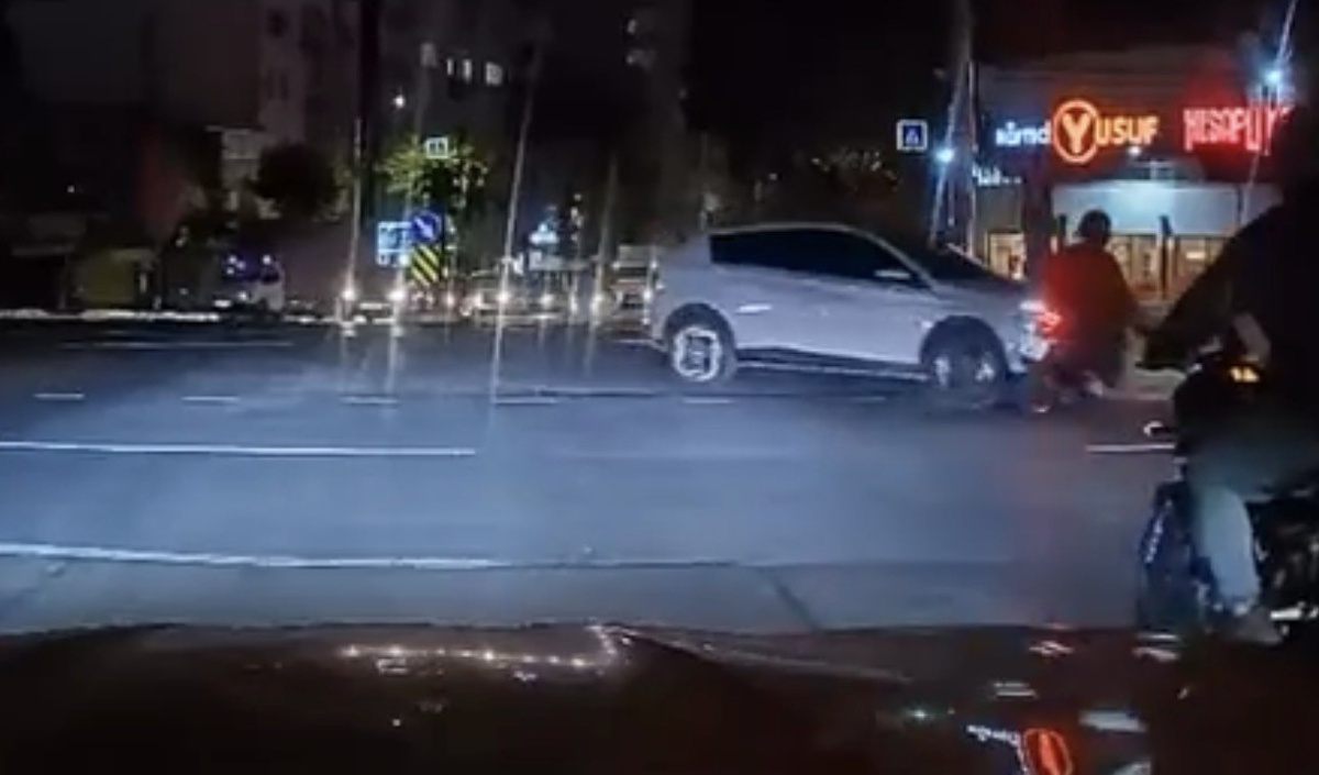 Bursa\'da Kırmızı Işık İhlali, Motosiklet Sürücüsü Yaralandı