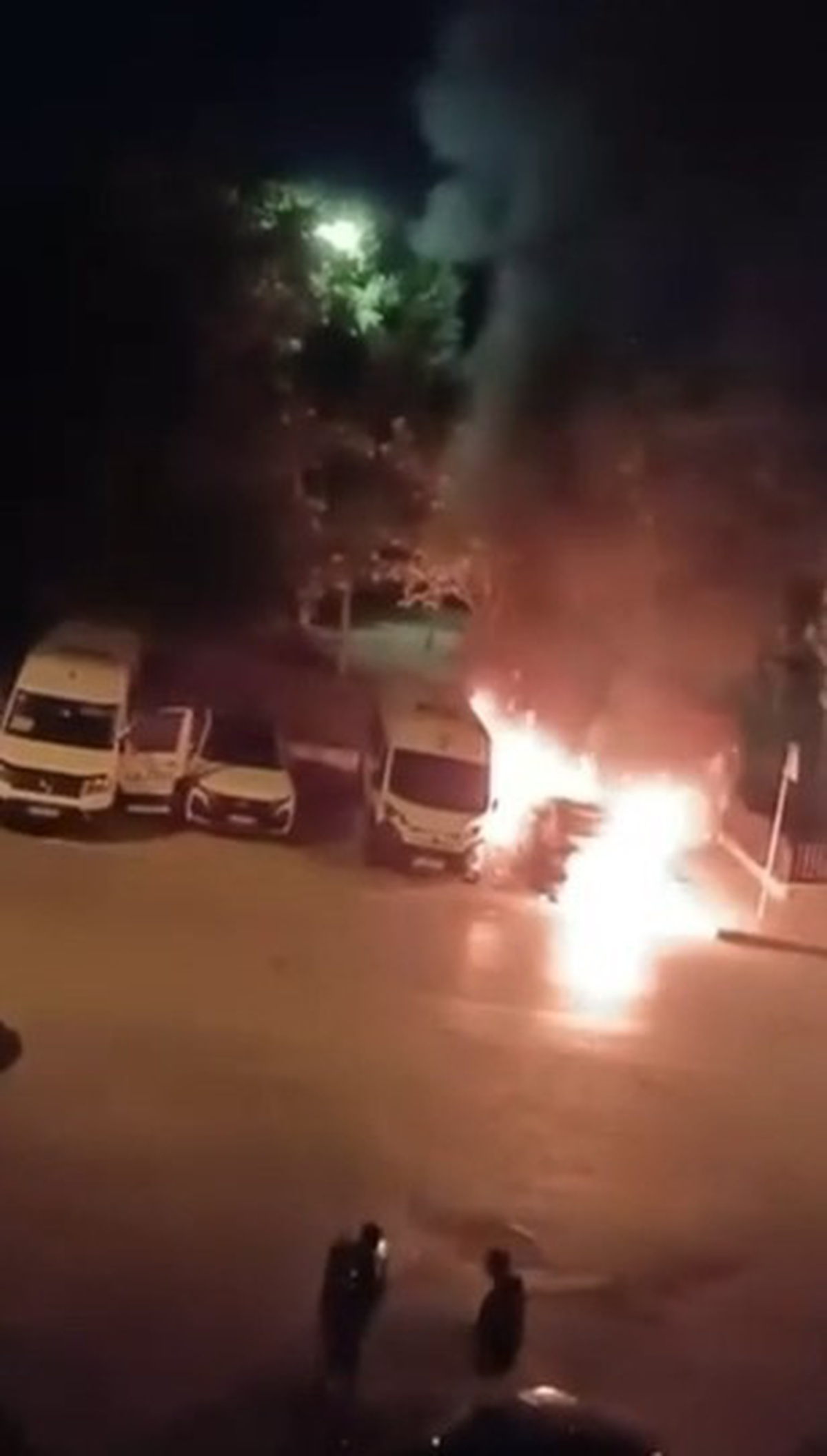 Küçükçekmece\'de Araç Yangını